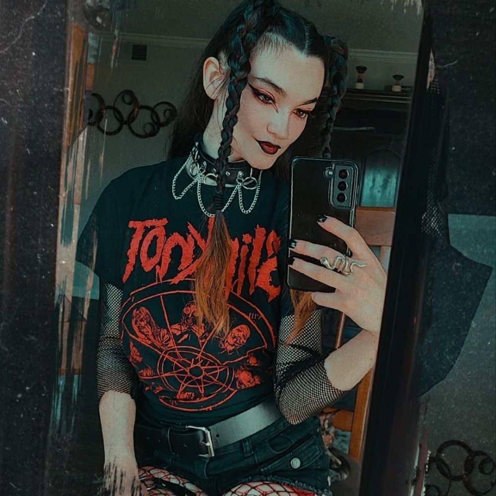 𝕸𝖆𝖗𝖎𝖊 🕷🖤