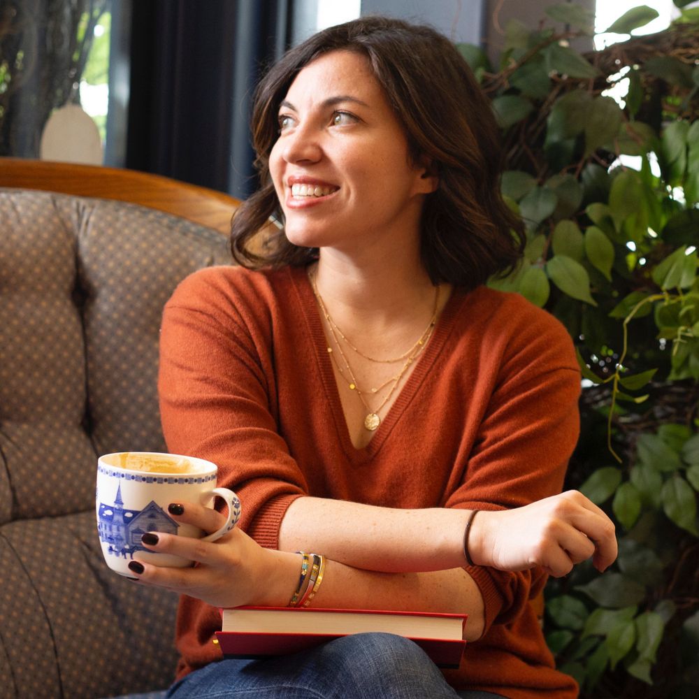 Nikki Vargas | travel editor & author