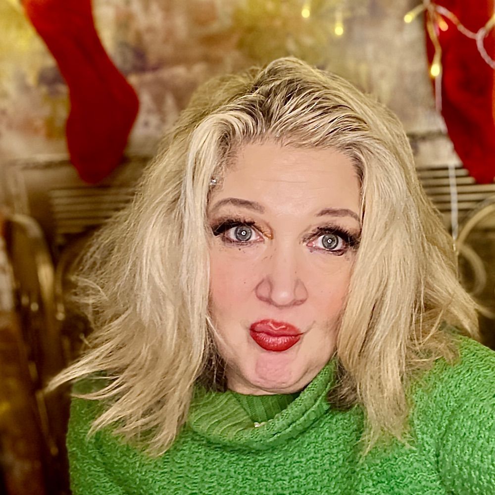 Peri Lyons