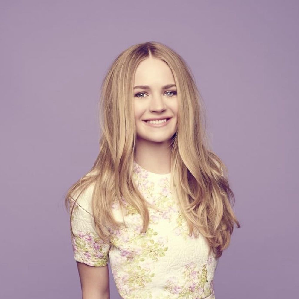 Britt Robertson Updates