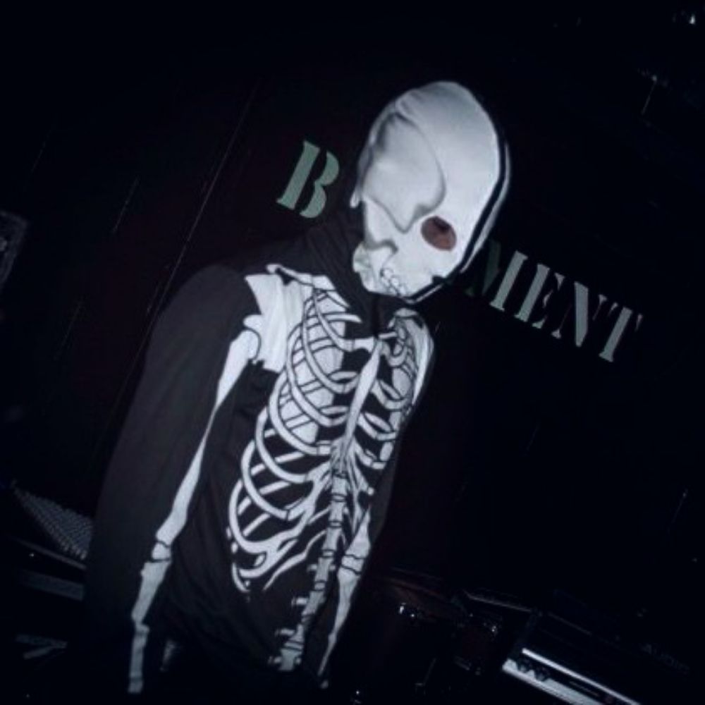 charlie ⊬