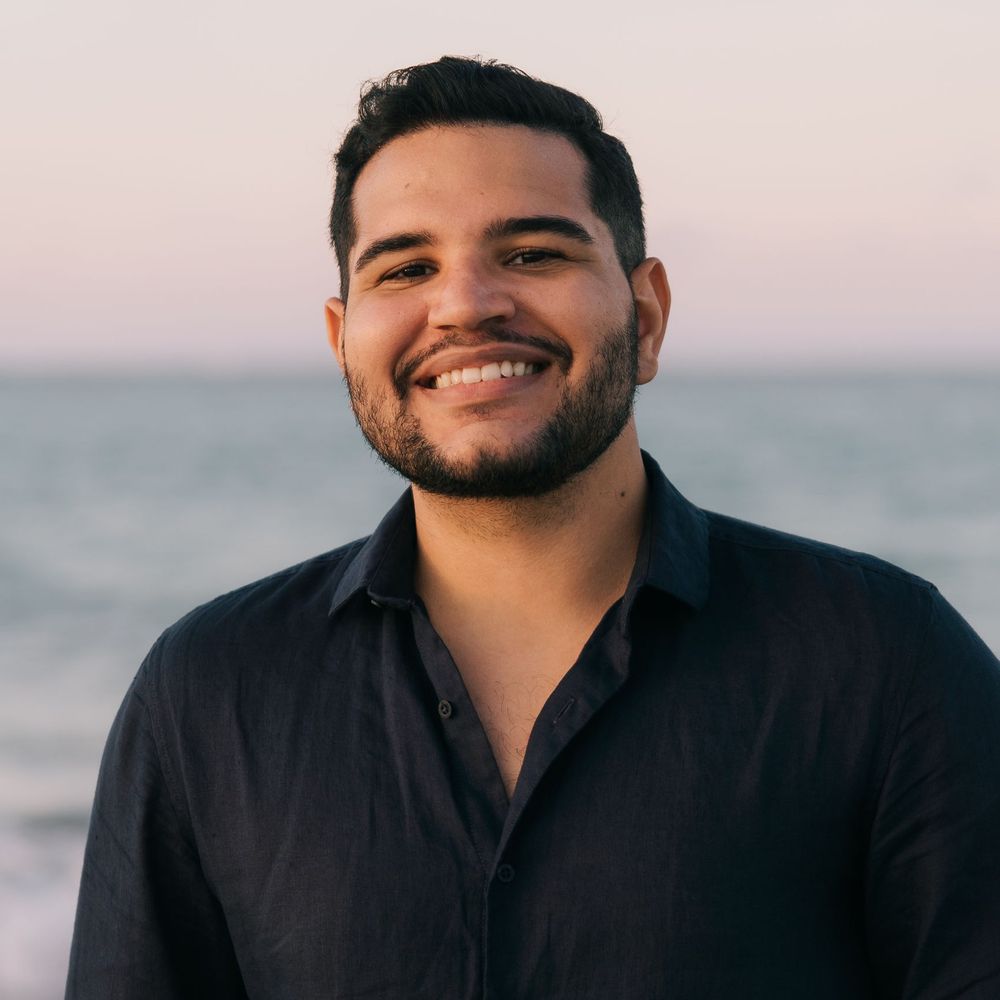 Gabriel, @thedatasitter