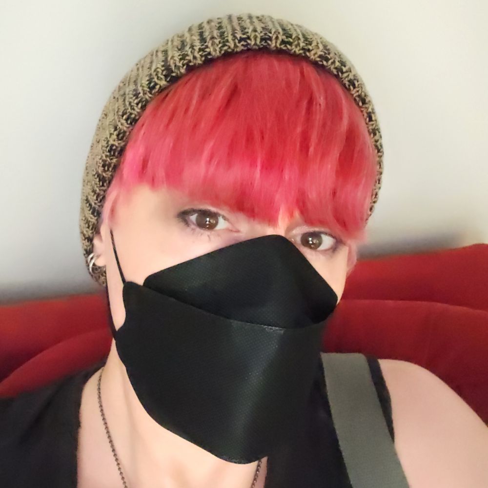 Dyke Buzzy 🏳️‍⚧️💖🏴‍☠️
