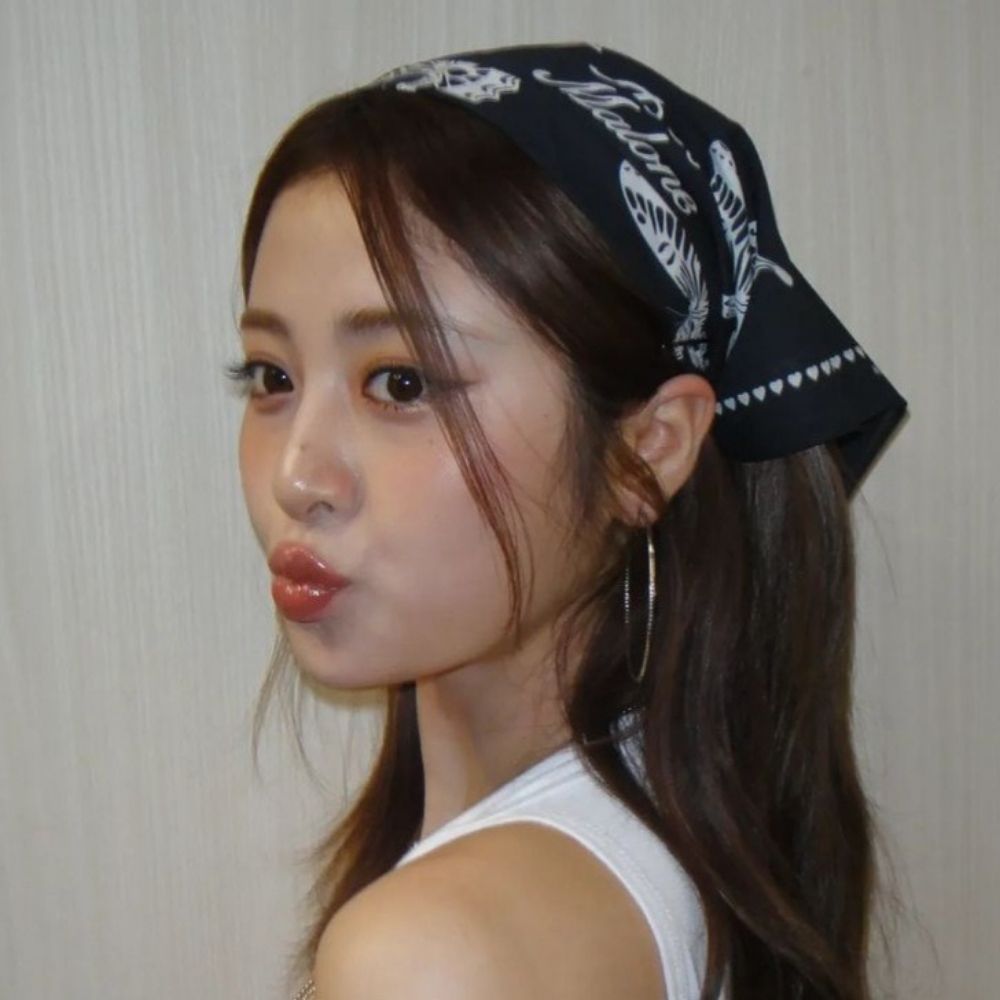 micha៹