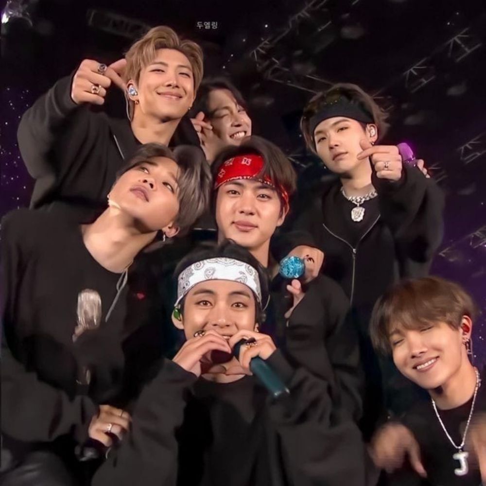 ⋆ ˚｡⋆୨୧˚ B-ARMY ˚୨୧⋆｡˚ ⋆ 