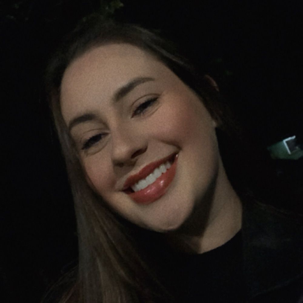 Júlia 🐈‍⬛