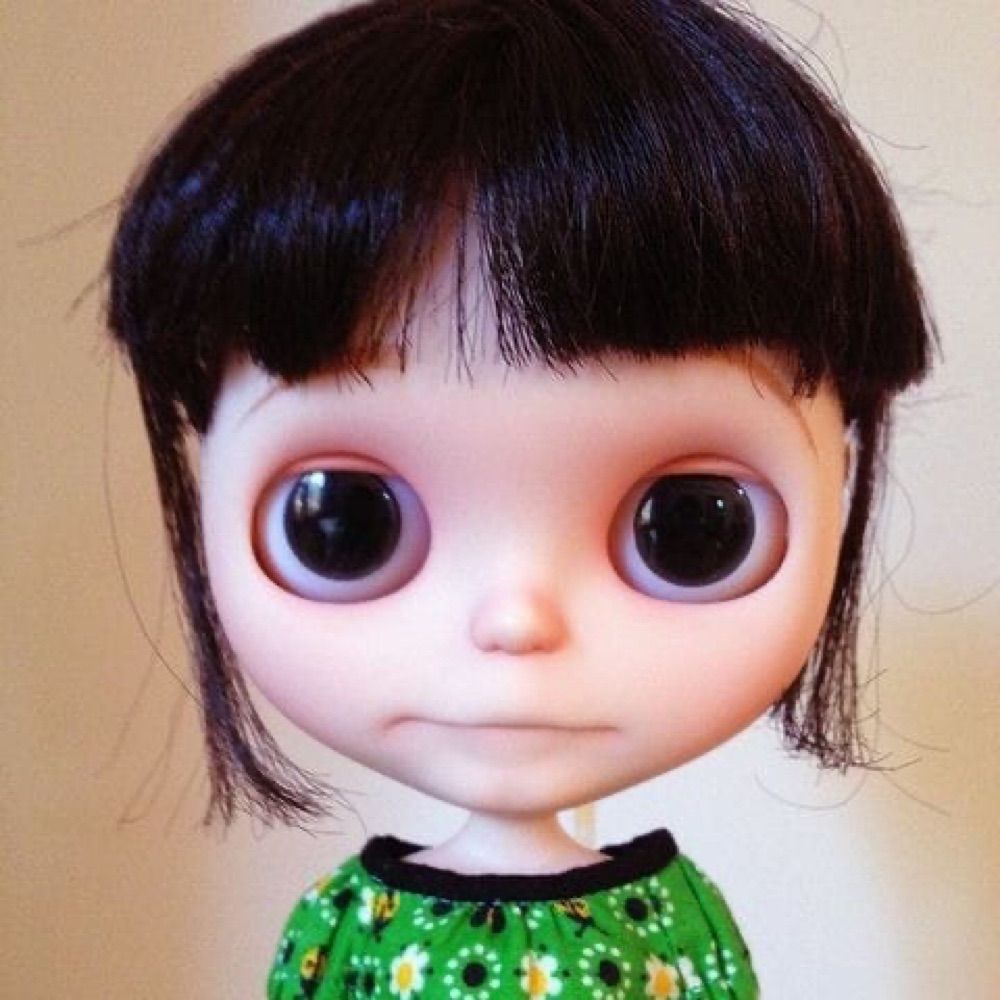Amelie digitando