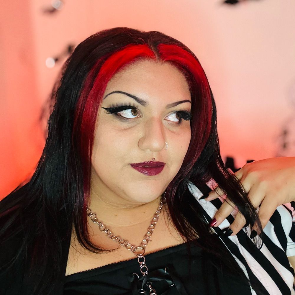 Cassie Bats | Horror Streamer 