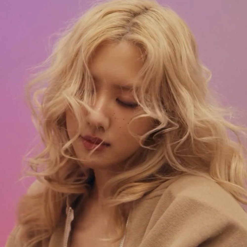 annasghwq.bsky.social