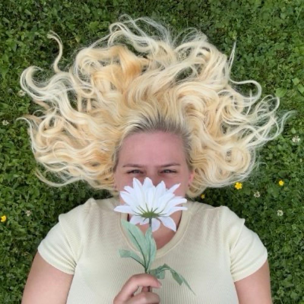 Natalie Groves (LISTEN TO MY NEW SONG “SANTA MONICA” RN!!)