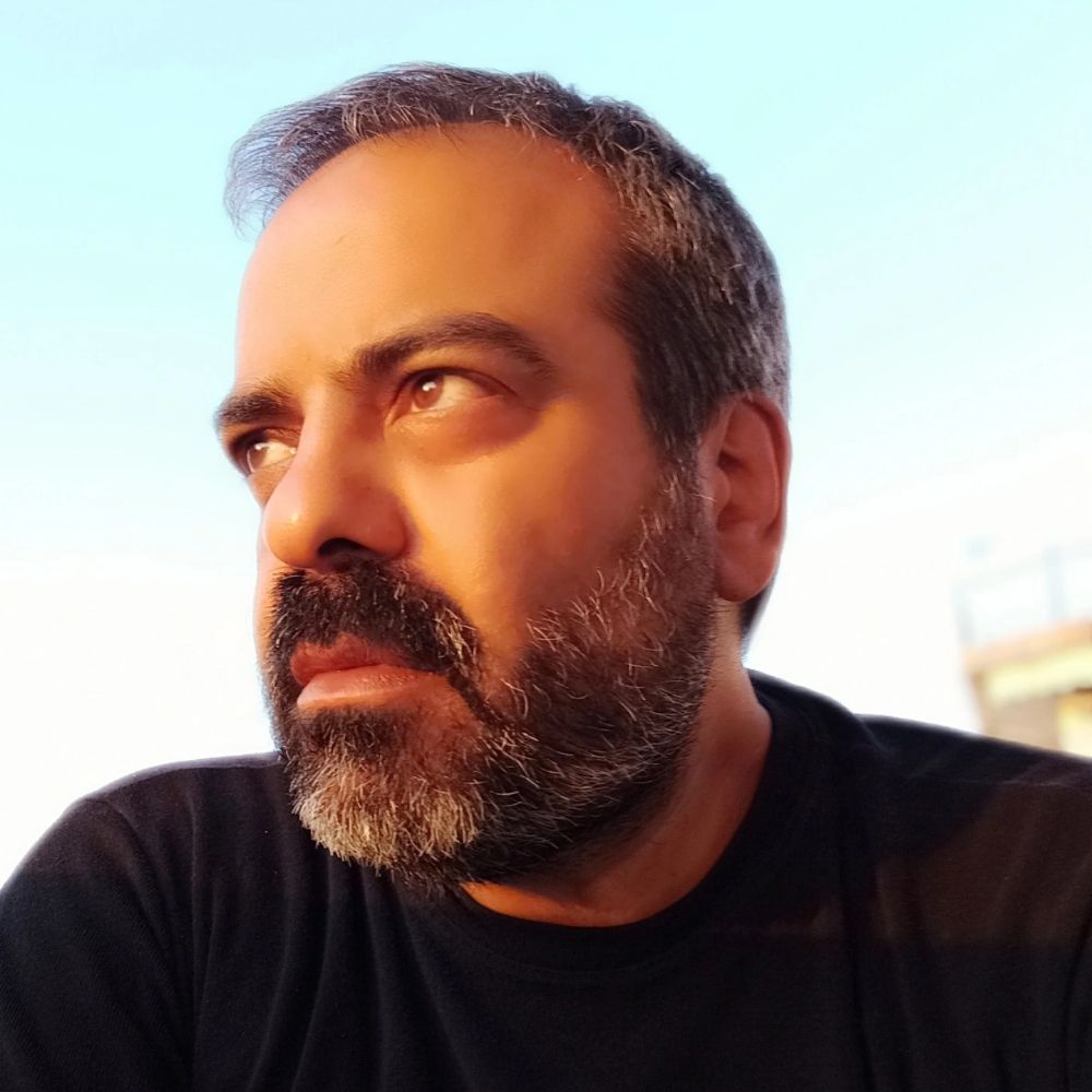 Νίκος Καραντιλιόν