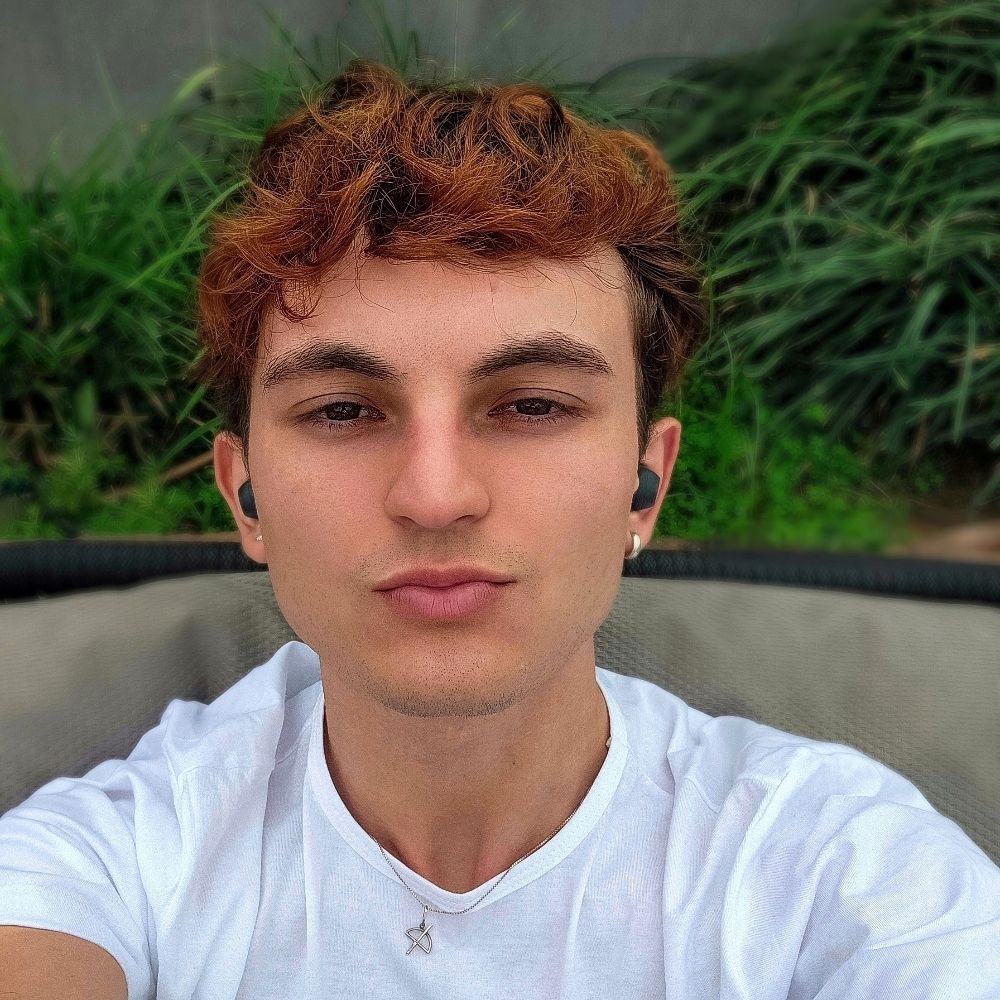 johnny ama peitos