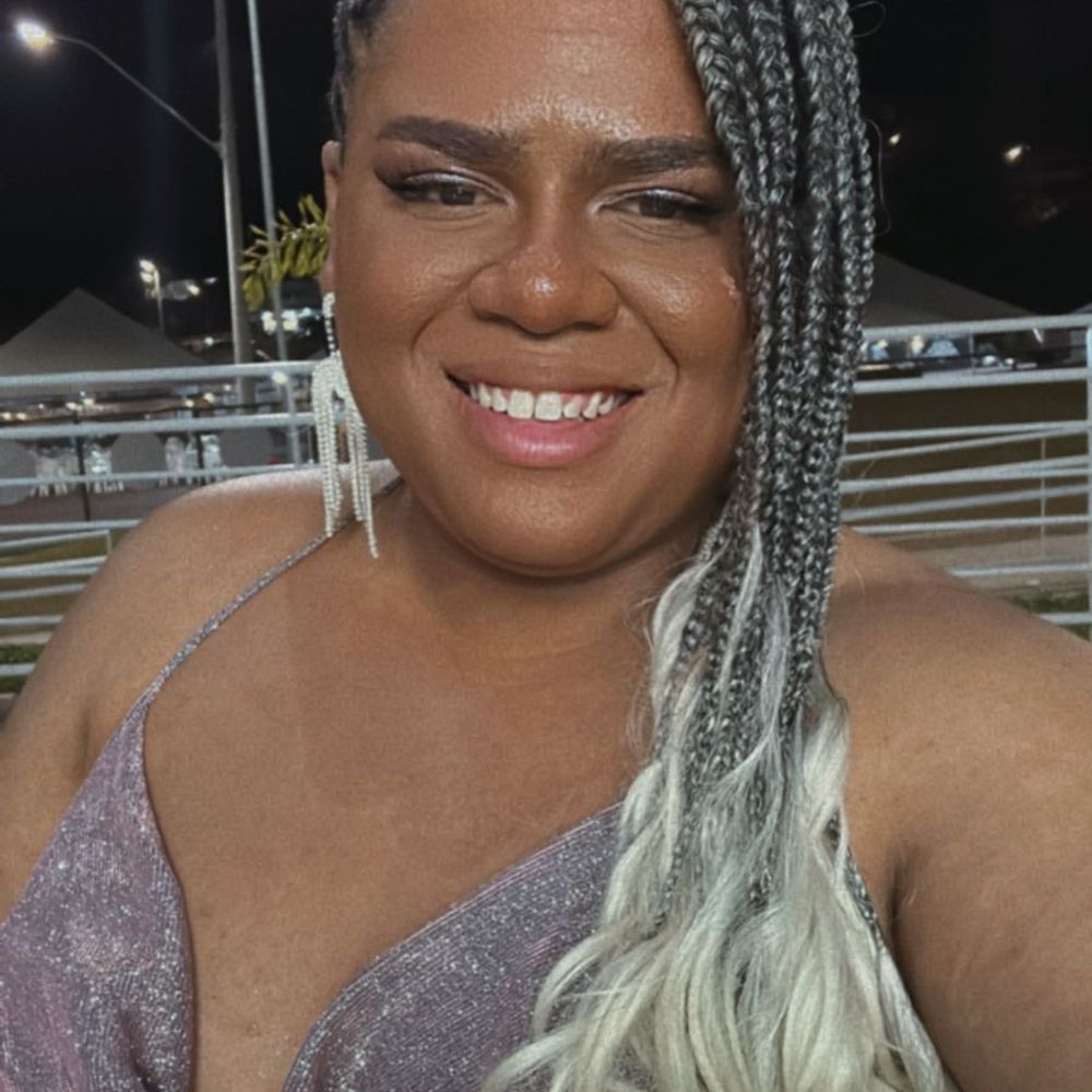 a nova "she knows"