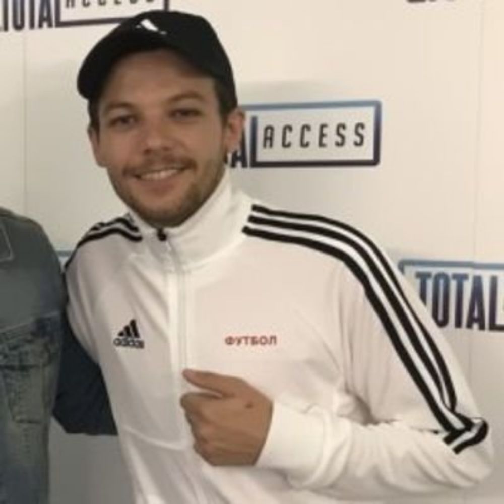 jo. viu o louis!!