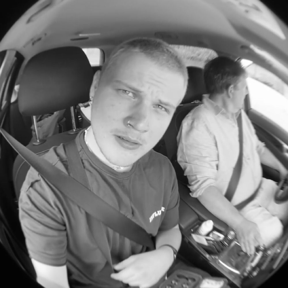 Arthur bin ich hallo :) liebe grüße