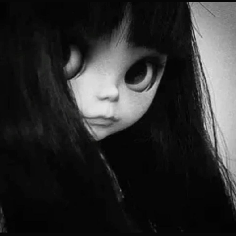 ♱