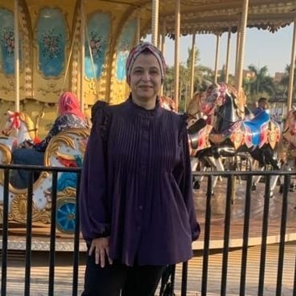 نانى اللى هى نيڤين