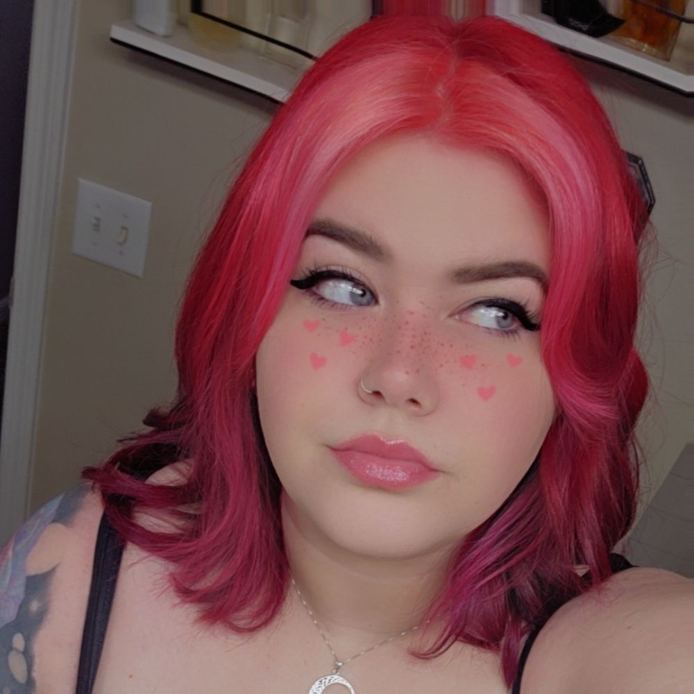 lucii⋆strawfaerie🍓ɞ˚‧｡⋆