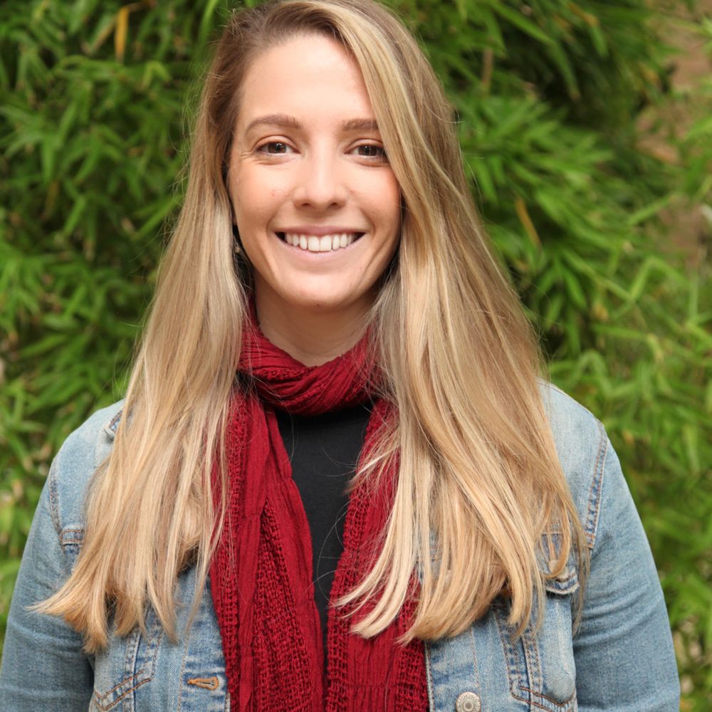 Dr Lauren C White