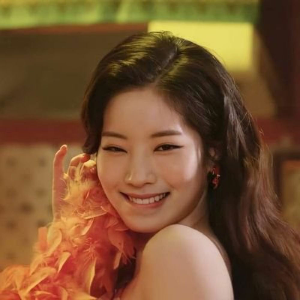 🖤ཷꦿ⃘⃜꙰⇥ Emely! VIU O TWICE
