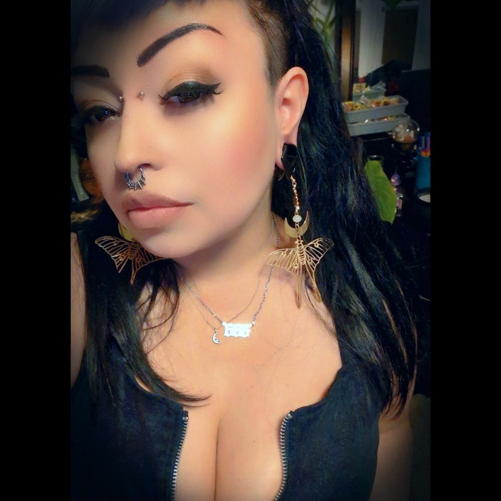 Lamia_Hart