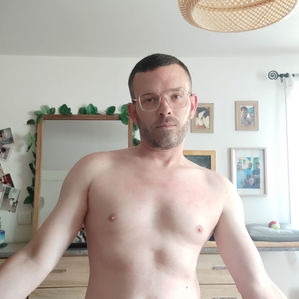 Gay784