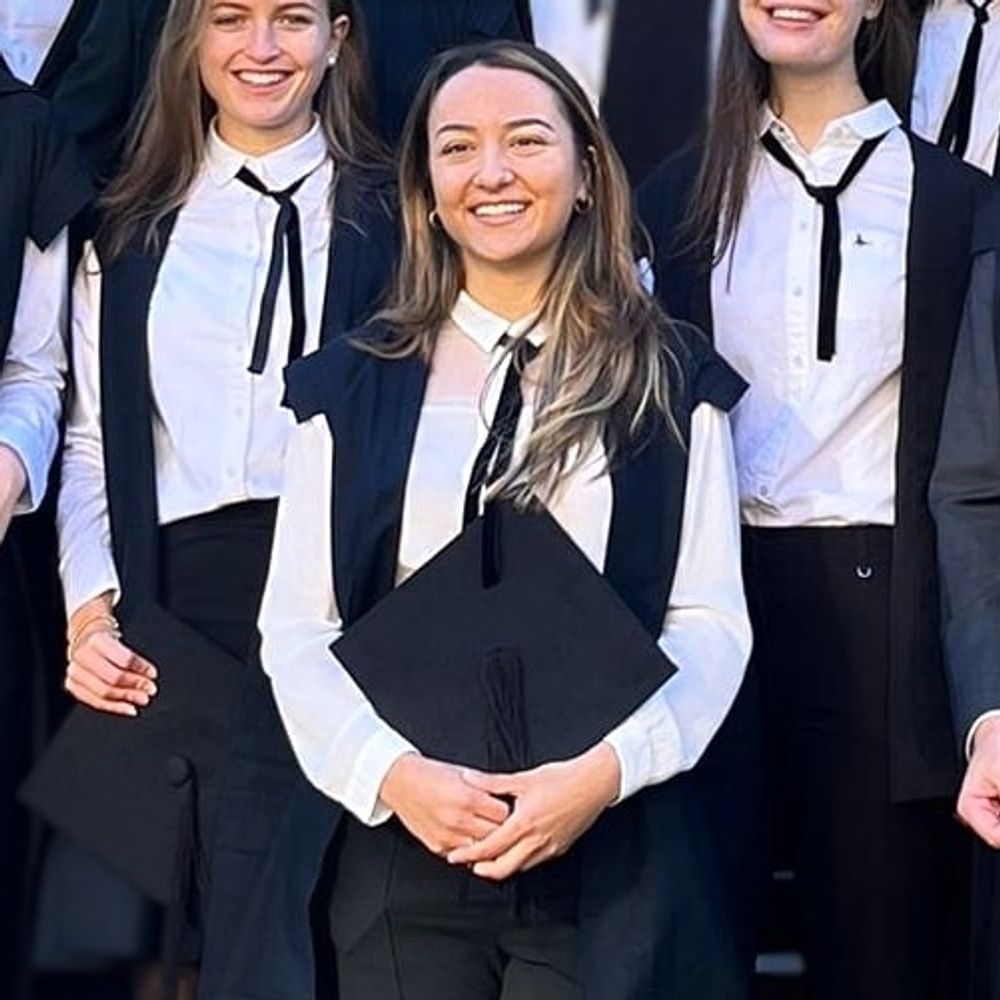 Selin Tüzüner