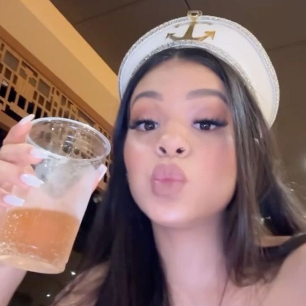 𝓮𝓶𝓲𝓵𝓵𝔂. 🍀