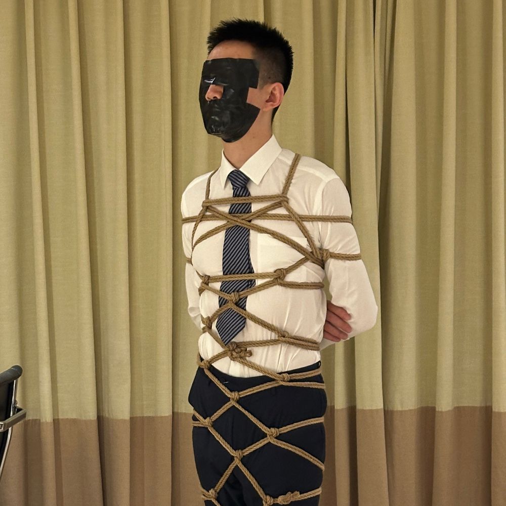 switchguyinsuit