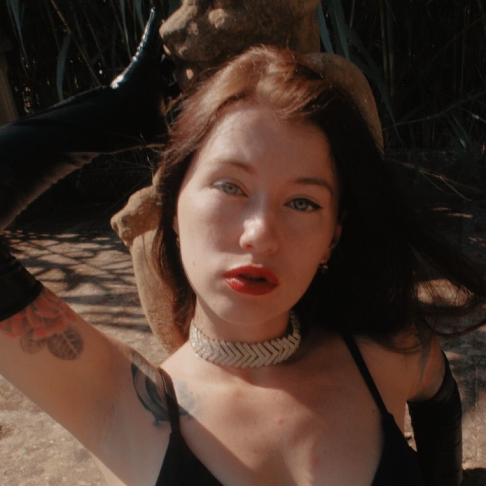 🦋Misha Cross✨