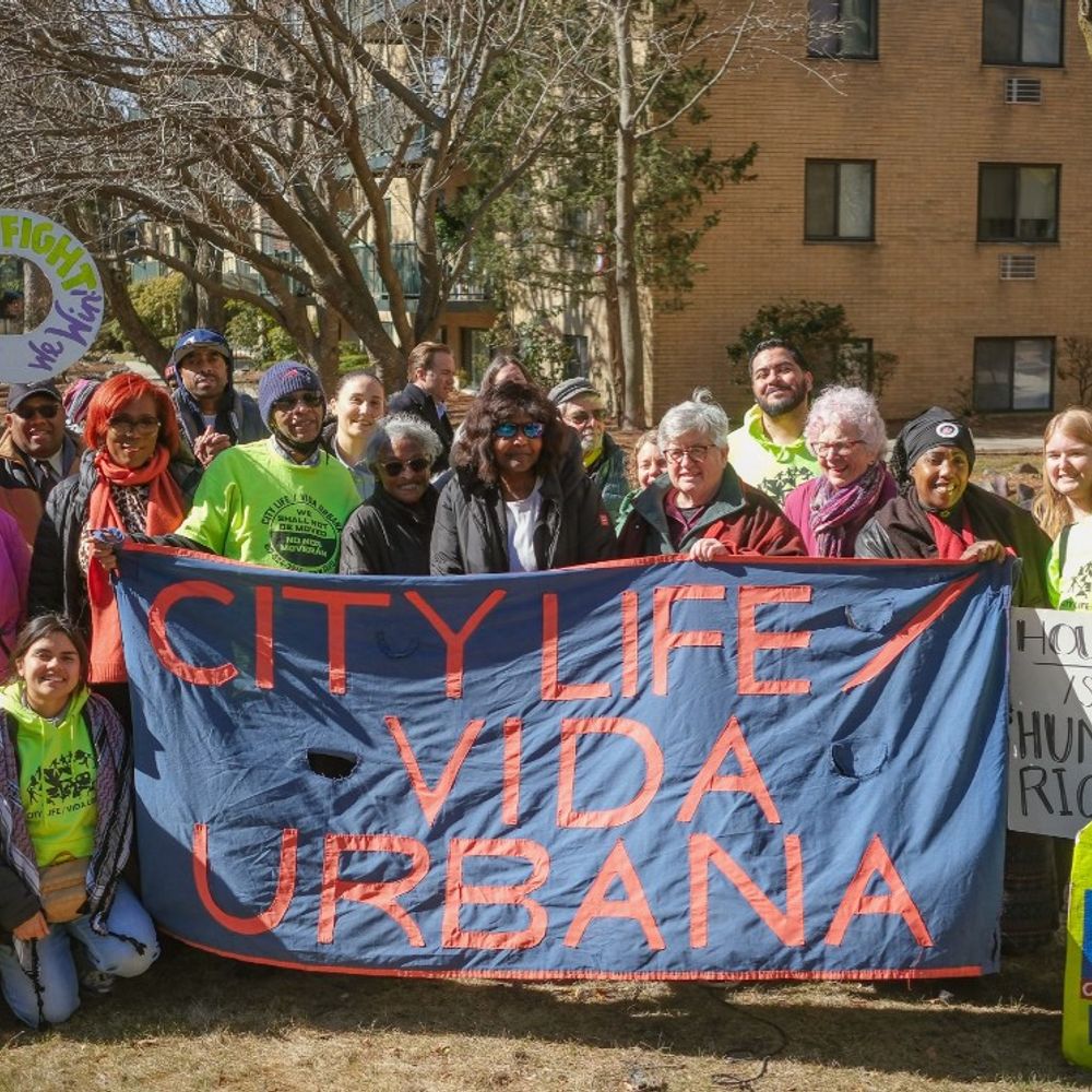 City Life/Vida Urbana