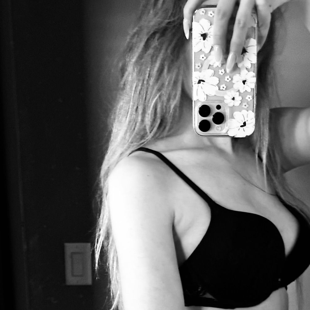 Goddess Em •🦶💸