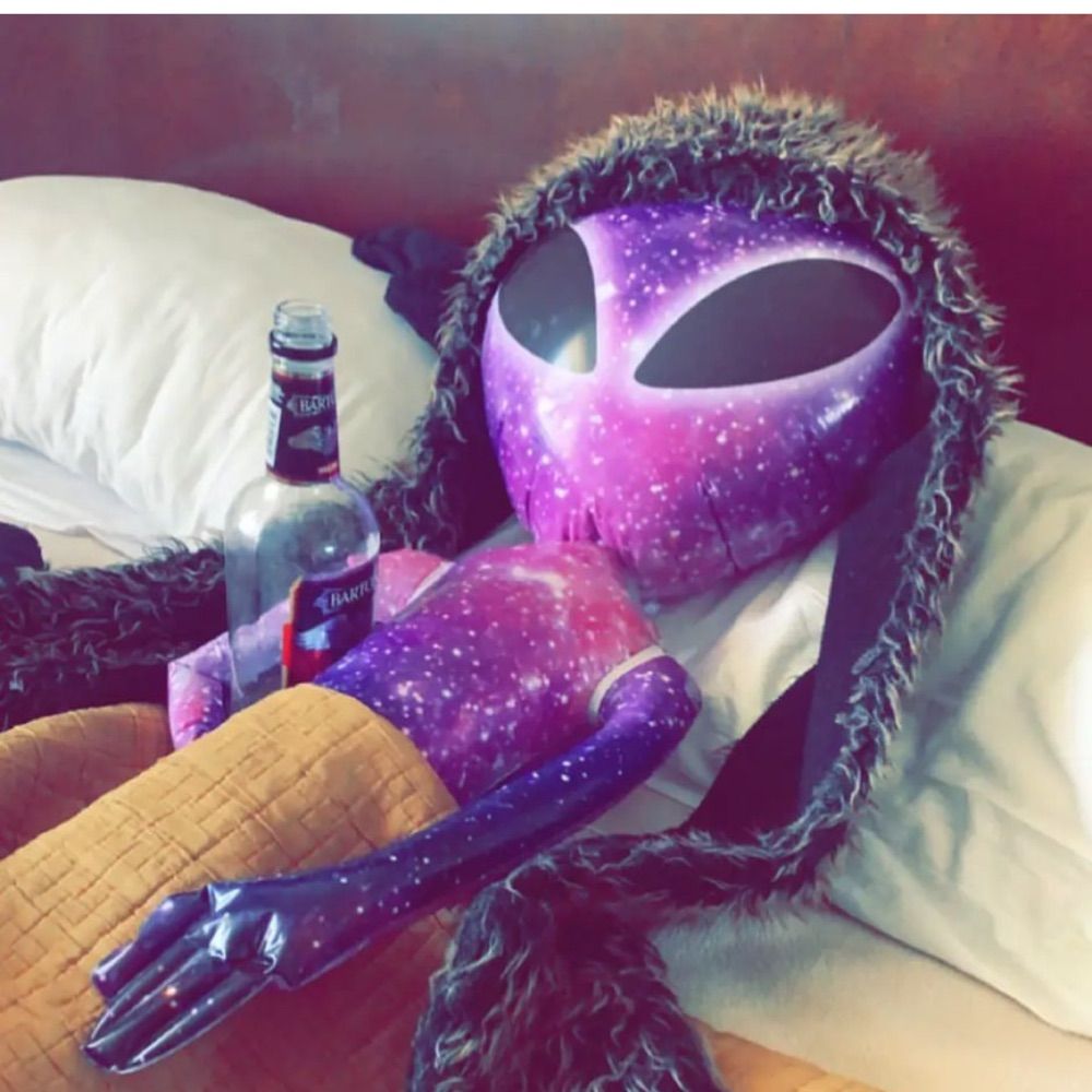 Boozythealien