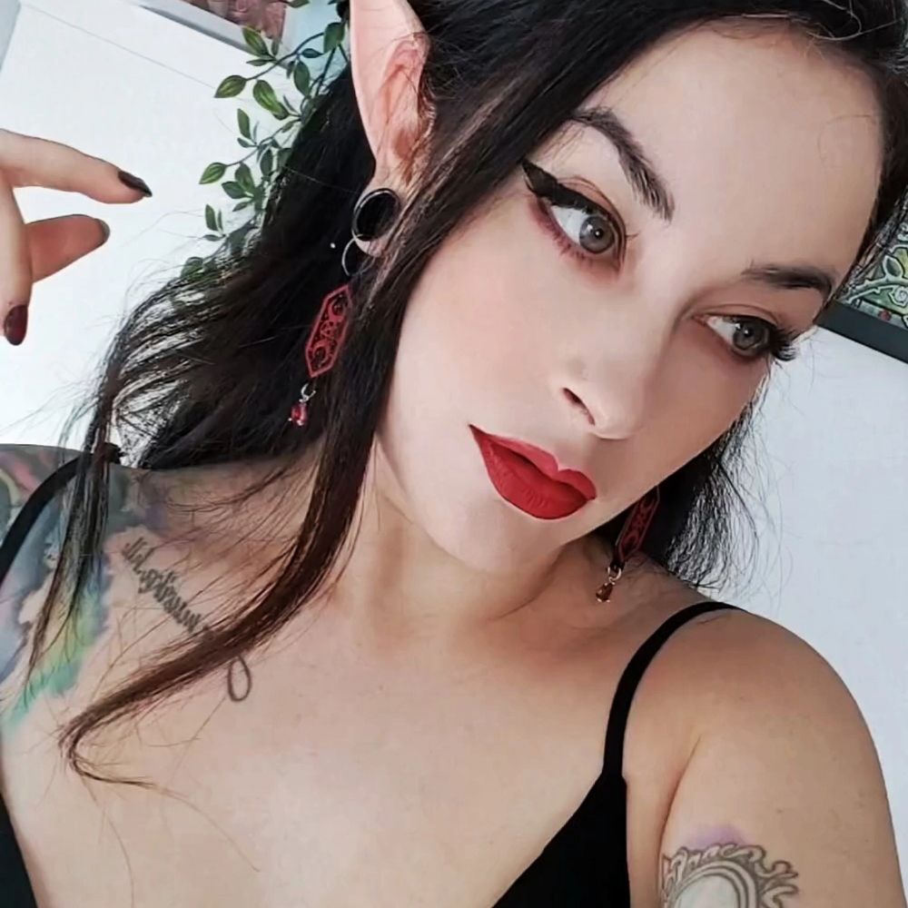 María 🌙📚