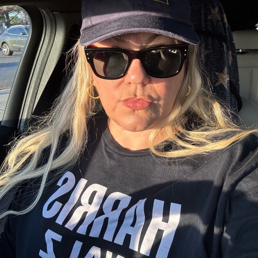 Catherine Whitley 🌊🐈‍⬛💙🩵💋🥬🌱