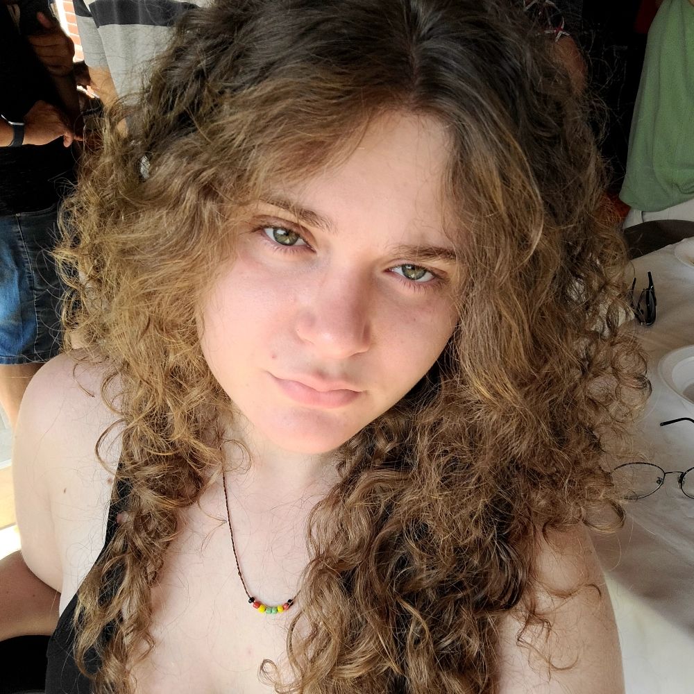 ana elisa.
