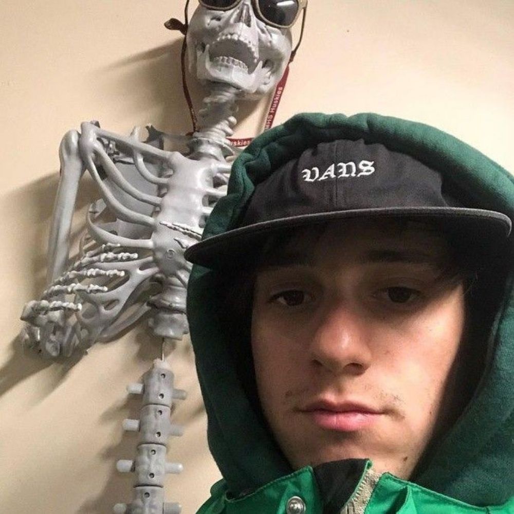 𖤓
