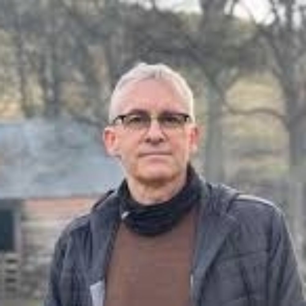 Simon Bennett