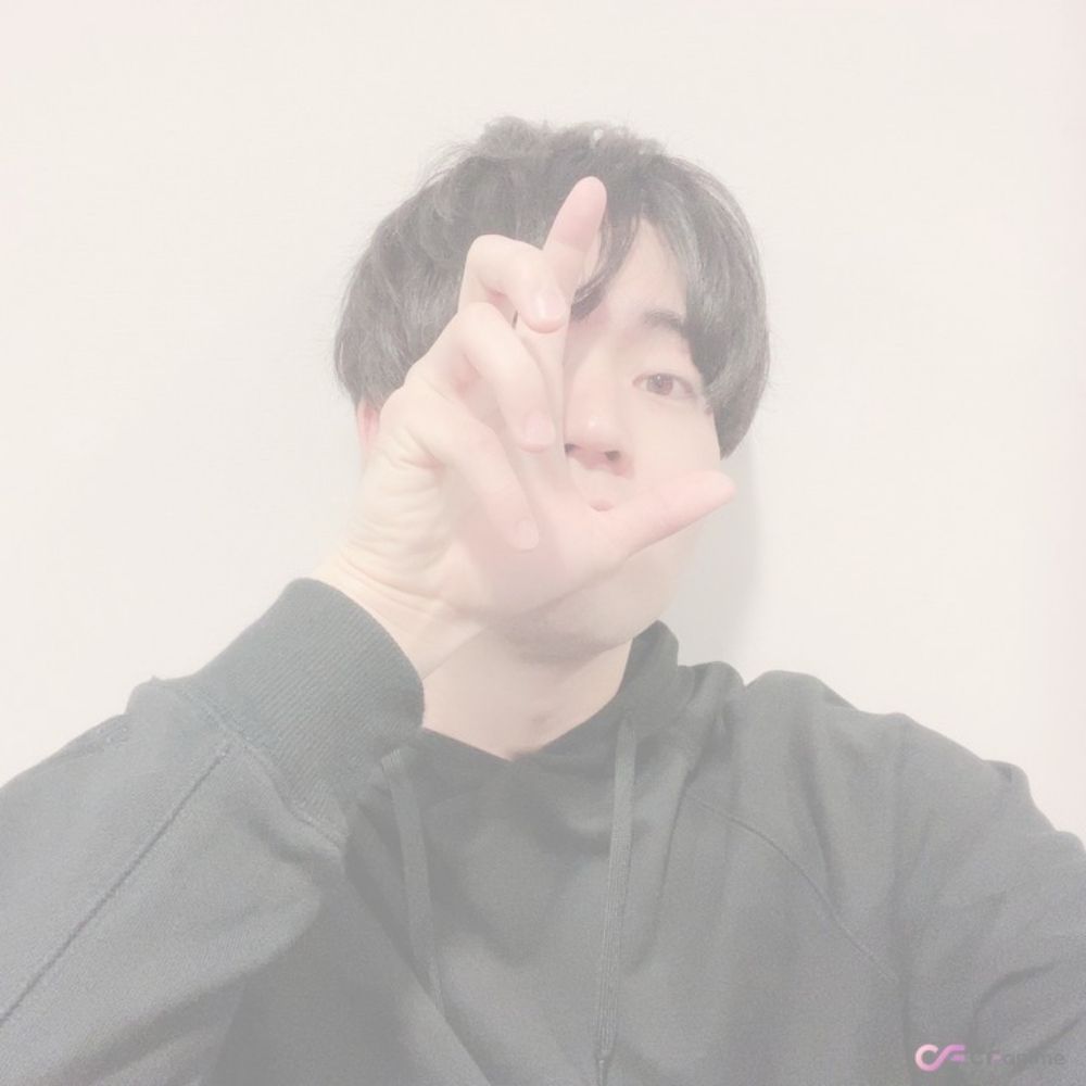 ۪