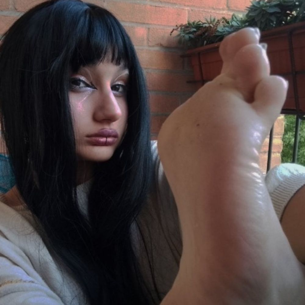 lisa🍷findom