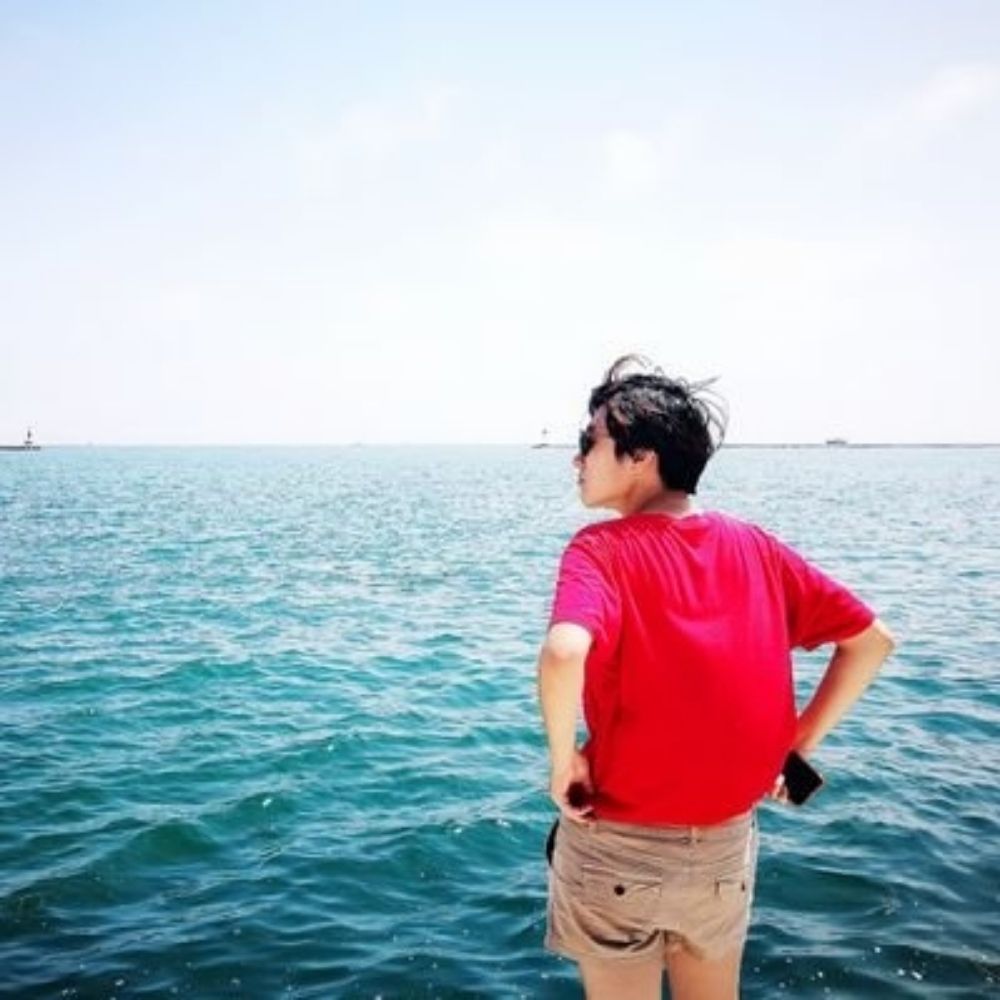 Lucy Zhao (she/they)