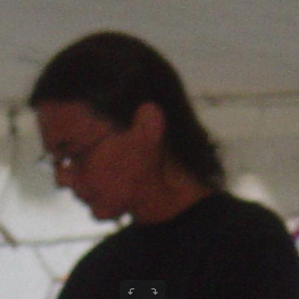 Liliane S