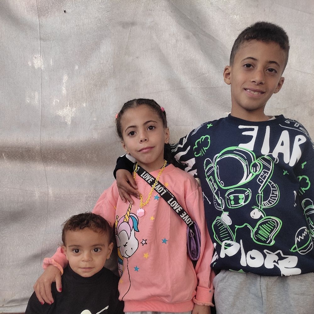 Help Manar's family from Gaza🍉