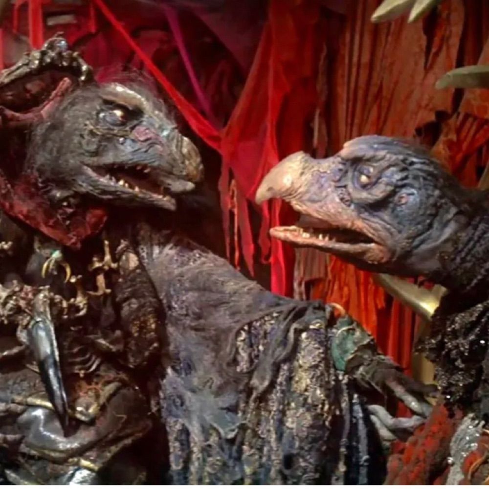 Low Poly Skeksis