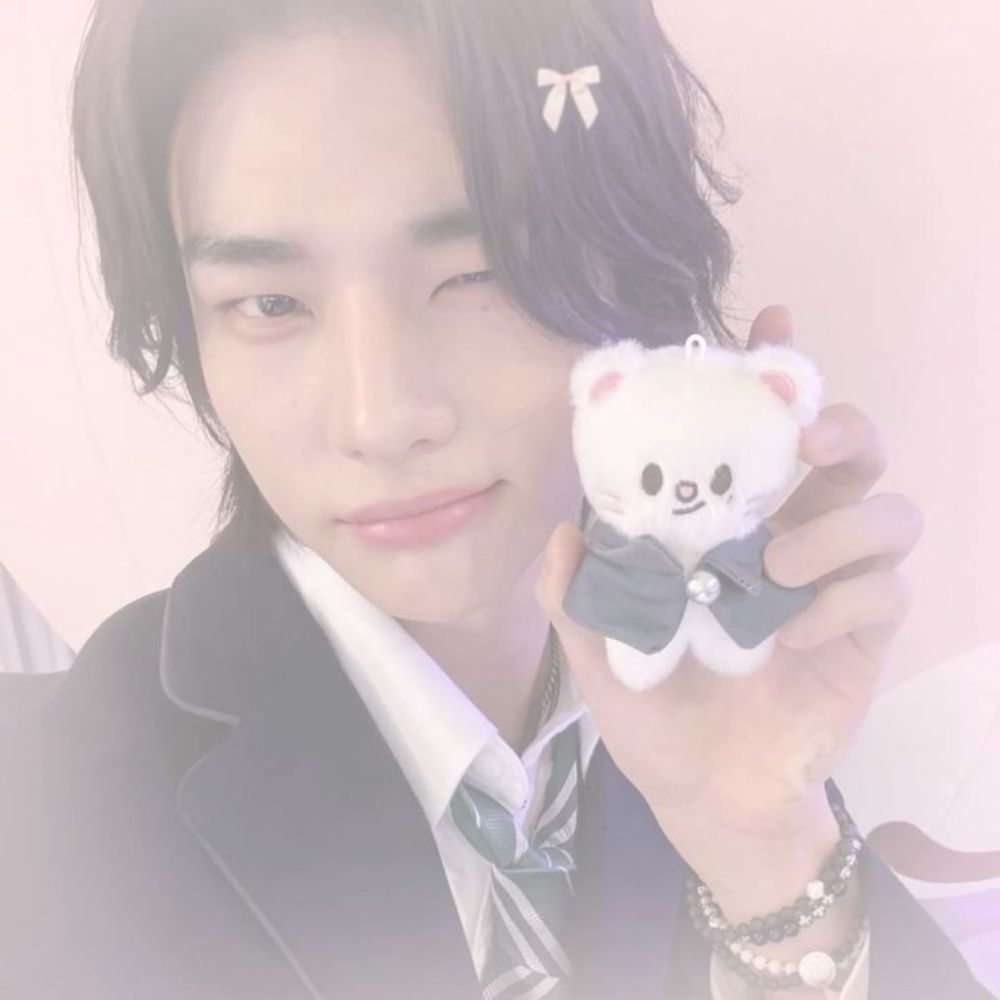 ★∻∹⋰⋰ ☆∻∹⋰⋰ ★∻∹⋰⋰ ☆∻∹⋰⋰★∻∹⋰⋰ ☆∻∹⋰⋰
Straykids.star