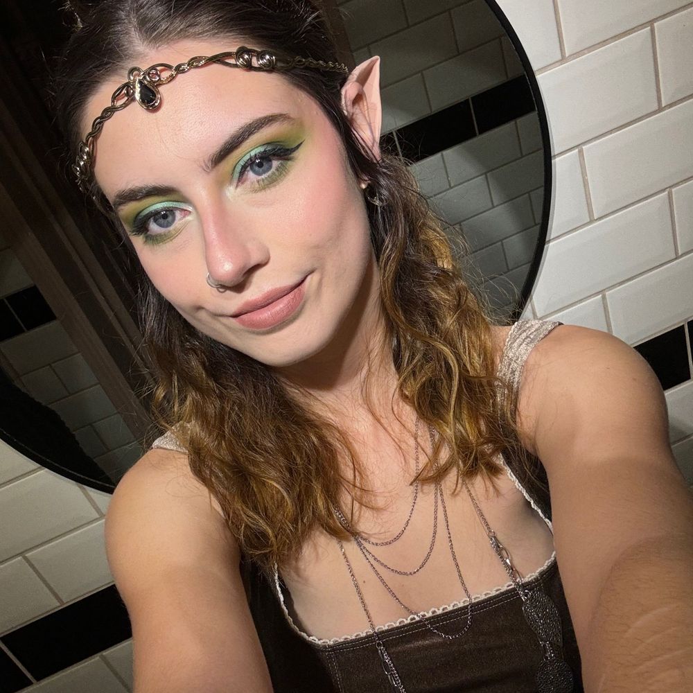 Sophie (she/her)