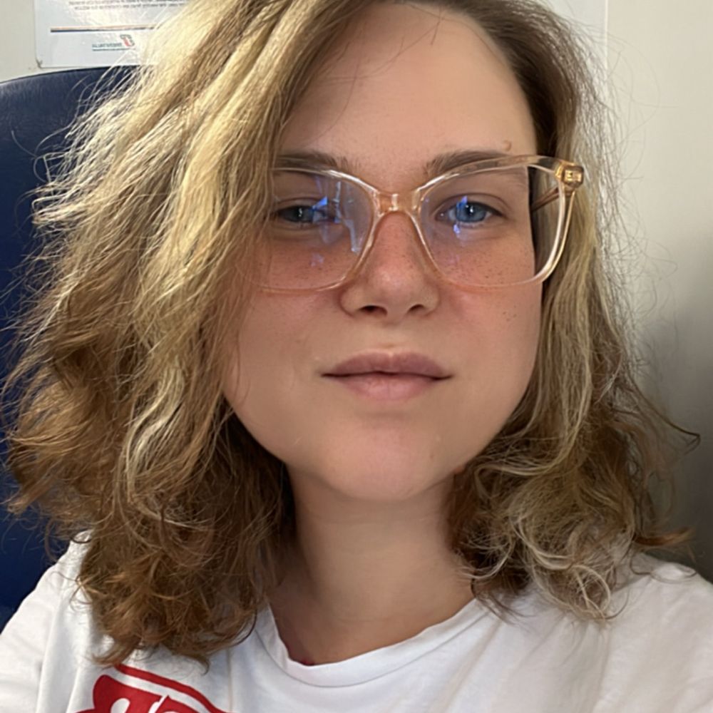 La ragazza estremista