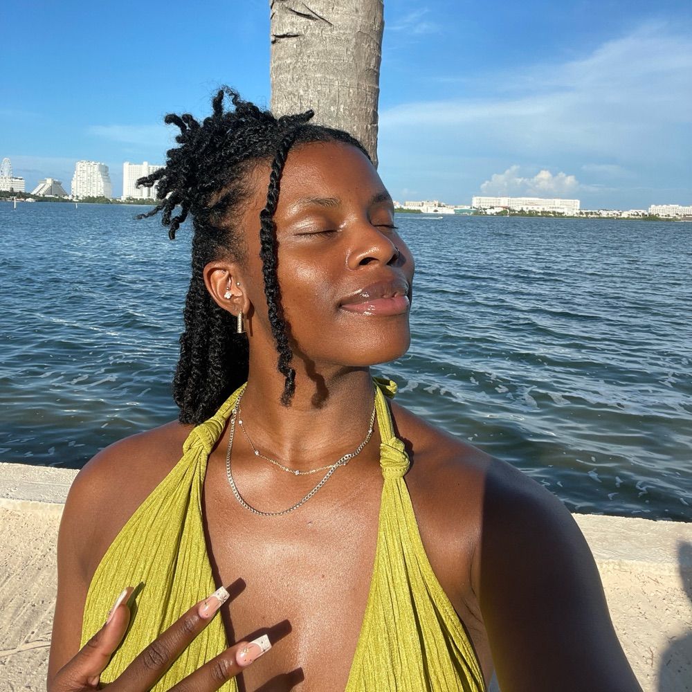 Nia Hughes