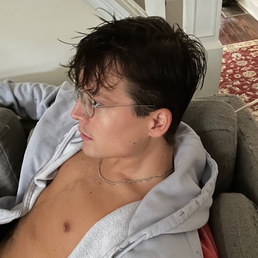 ˚✧ kylie gender