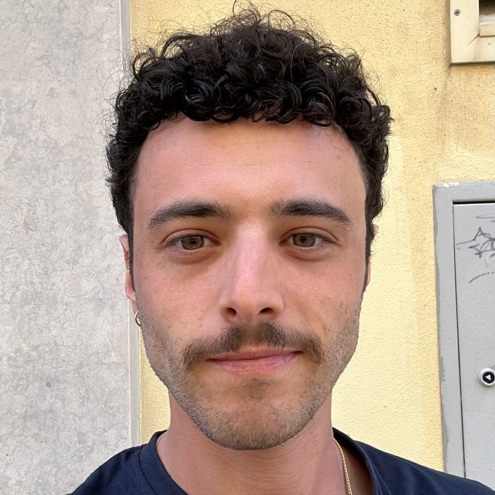 A M